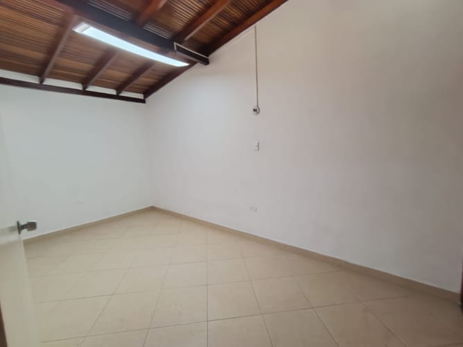 Casa de 5 alcobas en arriendo en Laureles, Medellín, 180 m² · foto 7 de 20