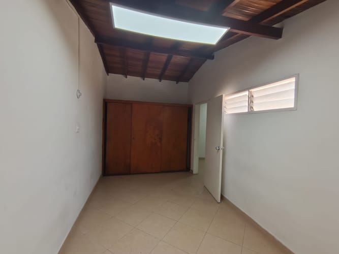 Casa de 5 alcobas en arriendo en Laureles, Medellín, 180 m² · foto 10 de 20