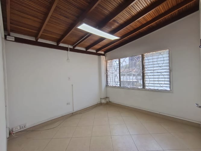 Casa de 5 alcobas en arriendo en Laureles, Medellín, 180 m² · foto 15 de 20