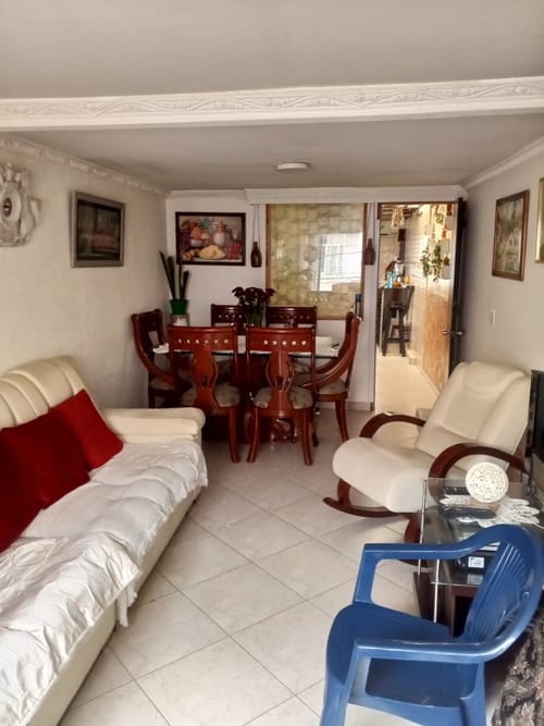 Casa de 2 alcobas en venta en Engativá, Bogotá, 108 m² · foto 2 de 10