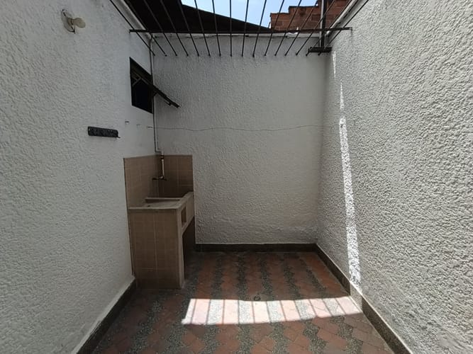 Apartamento de 2 alcobas en arriendo en Laureles, Medellín, 104 m² · foto 4 de 20