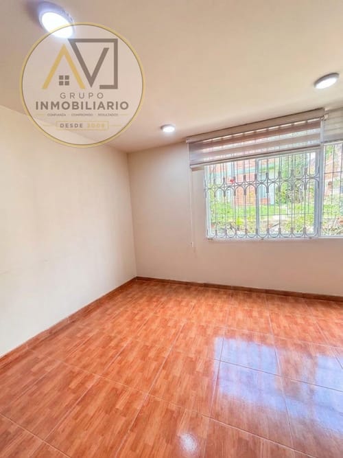 Casa de 4 alcobas en venta en Engativá, Bogotá, 77 m² · foto 5 de 10