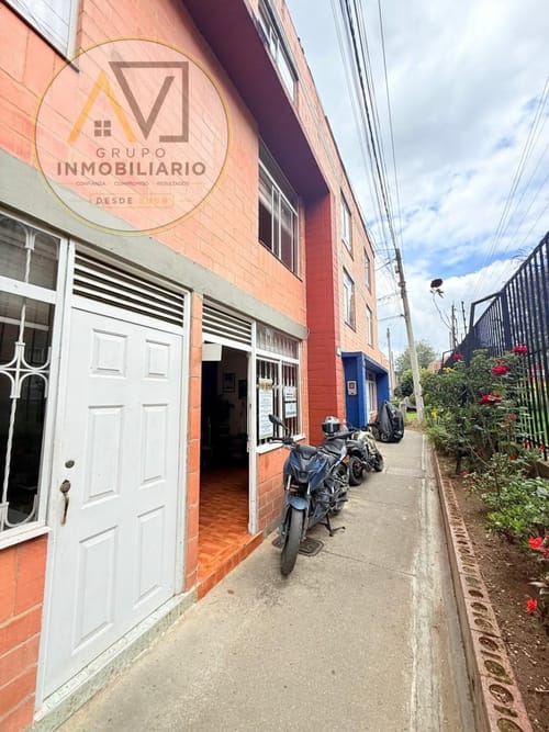 Casa de 4 alcobas en venta en Engativá, Bogotá, 77 m² · foto 2 de 10