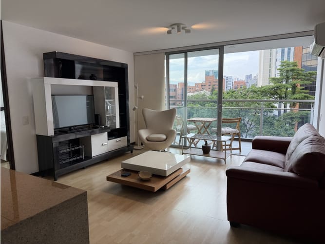 Apartamento de 2 alcobas en arriendo en Oviedo, Medellín, 90 m² · foto 2 de 20
