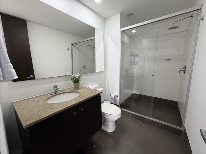 Apartamento de 2 alcobas en arriendo en Oviedo, Medellín, 90 m² · foto 8 de 20