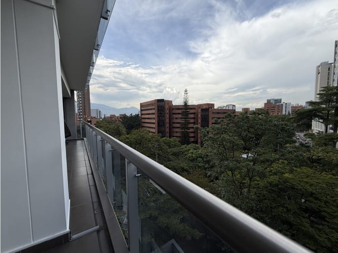 Apartamento de 2 alcobas en arriendo en Oviedo, Medellín, 90 m² · foto 10 de 20