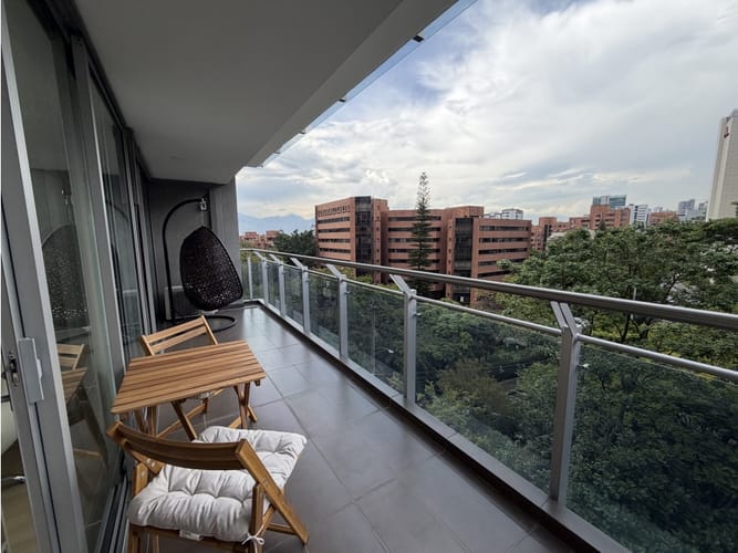 Apartamento de 2 alcobas en arriendo en Oviedo, Medellín, 90 m² · foto 13 de 20