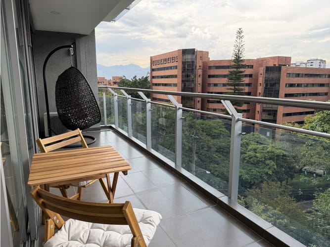 Apartamento de 2 alcobas en arriendo en Oviedo, Medellín, 90 m² · foto 15 de 20