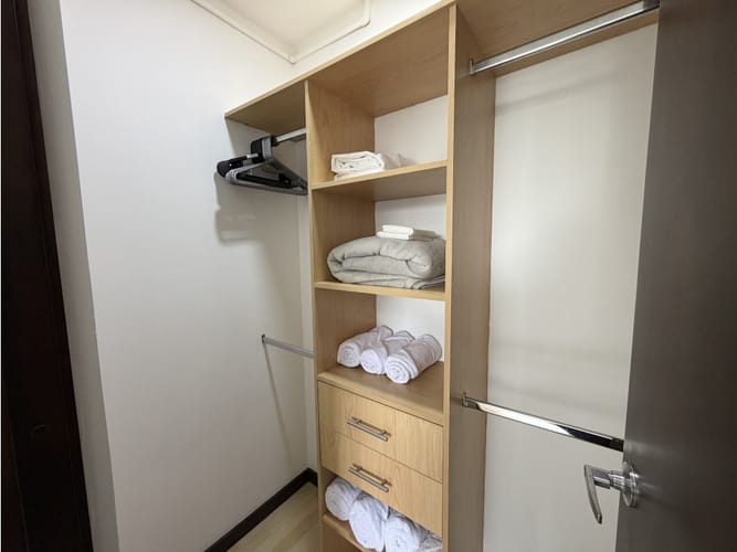 Apartamento de 2 alcobas en arriendo en Oviedo, Medellín, 90 m² · foto 17 de 20