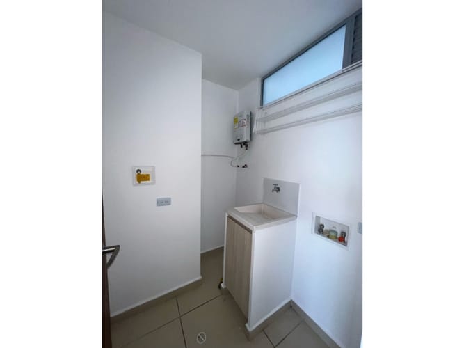Apartamento de 3 alcobas en arriendo en El Tesoro, Medellín, 98 m² · foto 4 de 24