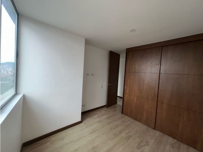 Apartamento de 3 alcobas en arriendo en El Tesoro, Medellín, 98 m² · foto 11 de 24