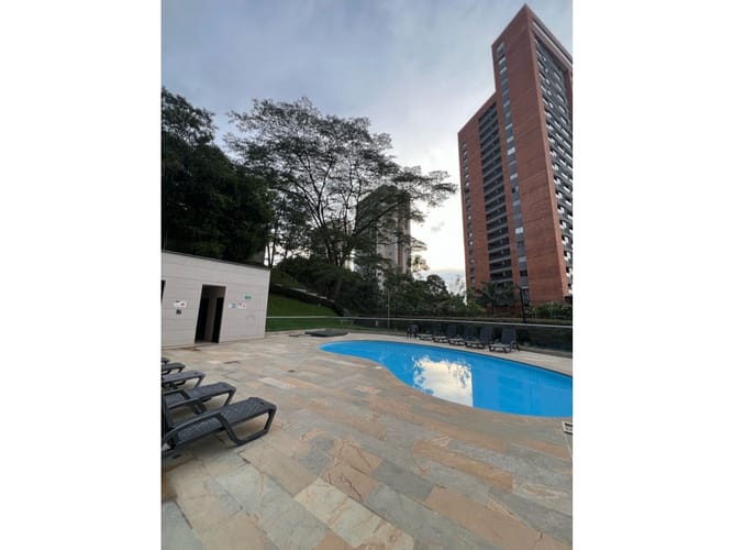 Apartamento de 3 alcobas en arriendo en El Tesoro, Medellín, 98 m² · foto 22 de 24
