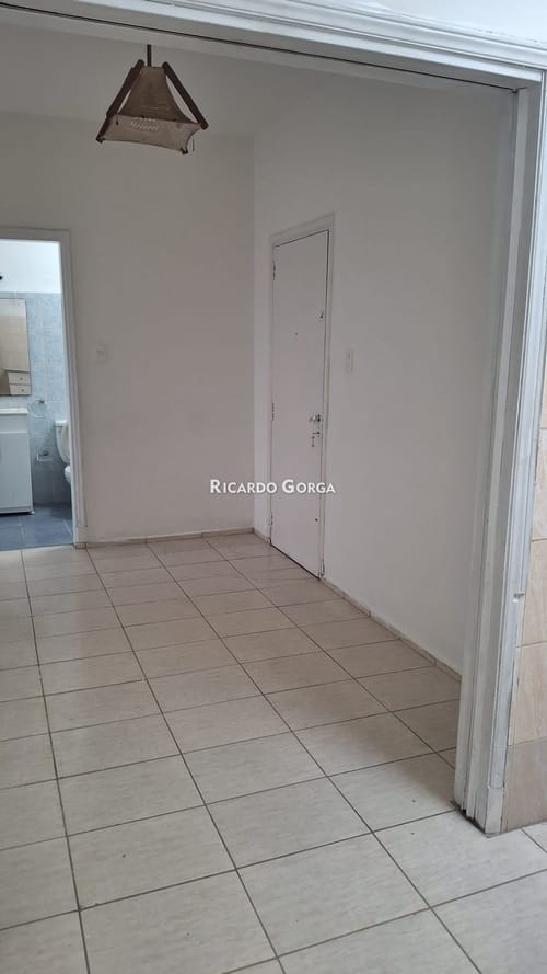 Apartamento en alquiler 2 dormitorios y patio sin gastos comunes en La Comercial · Foto 1