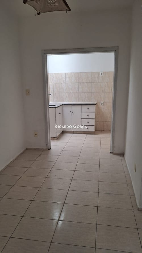 Apartamento en alquiler 2 dormitorios y patio sin gastos comunes en La Comercial · Foto 4