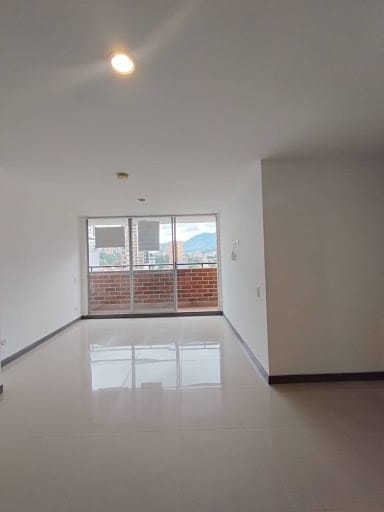 Apartamento de 3 alcobas en arriendo en Calle Larga, Sabaneta, 76 m² · foto 5 de 18