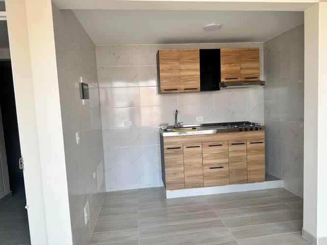 Apartamento de 2 alcobas en arriendo en San Pedro, Madrid, 52 m² · foto 6 de 9