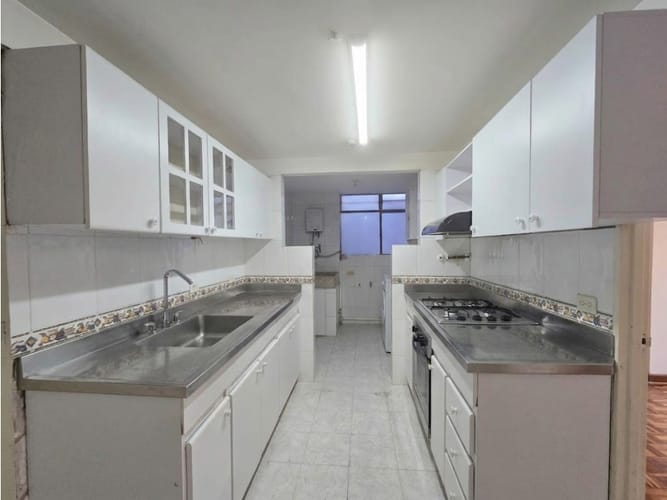 Apartamento de 3 alcobas en venta en El Campestre, Medellín, 135 m² · foto 3 de 17