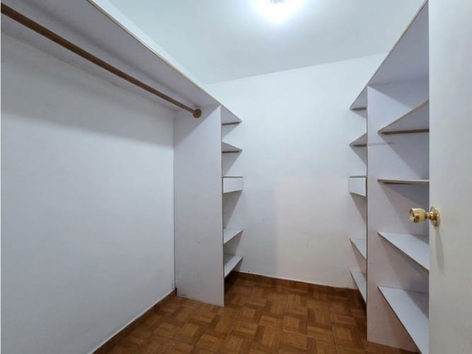 Apartamento de 3 alcobas en venta en El Campestre, Medellín, 135 m² · foto 11 de 17