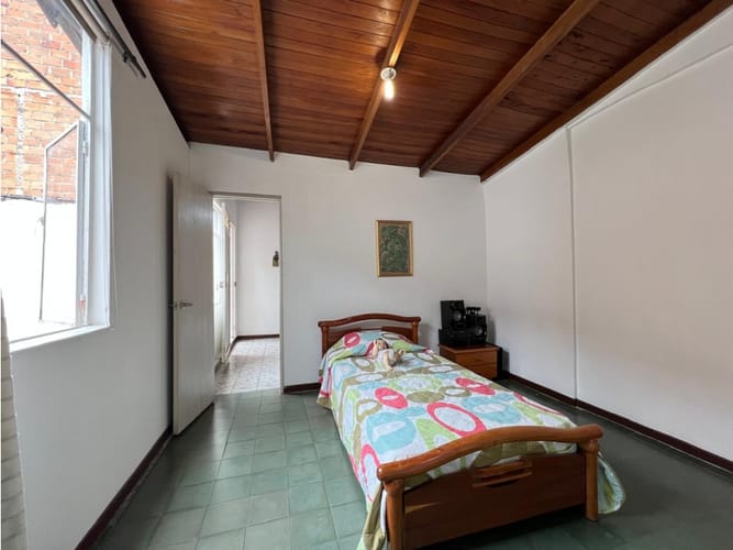 Casa de 7 alcobas en venta en Belén Fatima, Medellín, 400 m² · foto 15 de 20