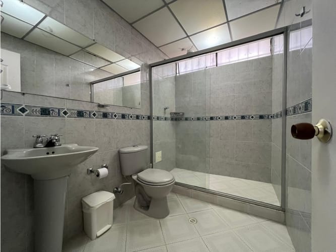 Casa de 7 alcobas en venta en Belén Fatima, Medellín, 400 m² · foto 18 de 20