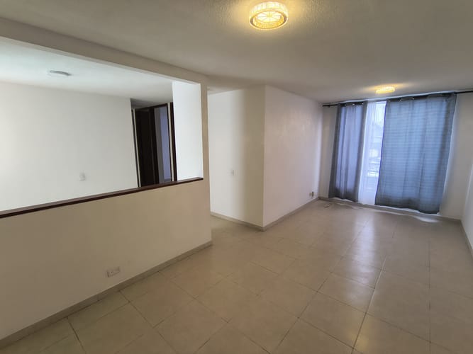 Apartamento de 2 alcobas en venta en Prados Del Norte, Cali, 58 m² · foto 3 de 12