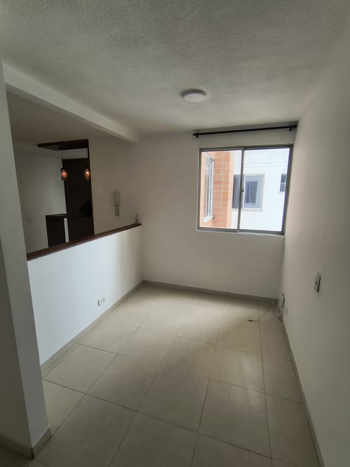 Apartamento de 2 alcobas en venta en Prados Del Norte, Cali, 58 m² · foto 5 de 12