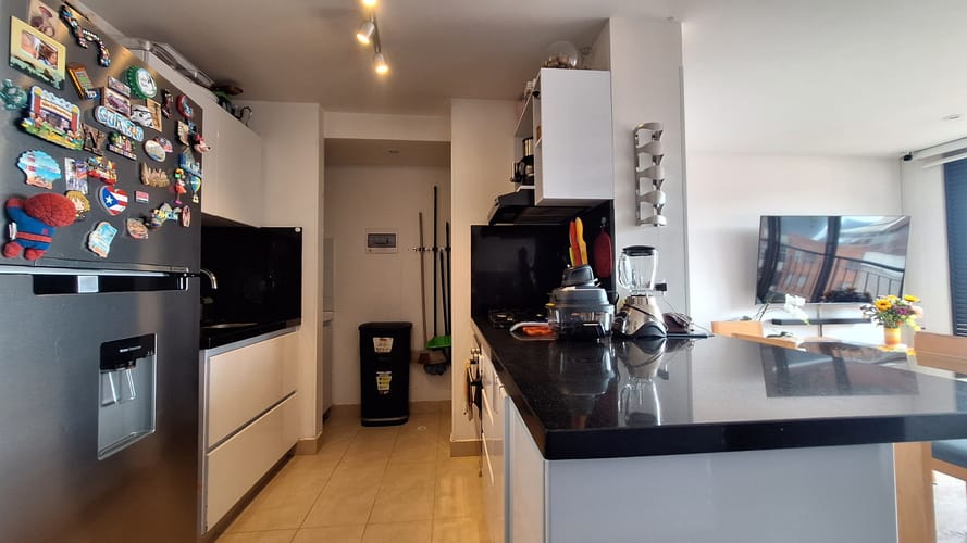 Apartamento de 3 alcobas en venta en Cedritos, Bogotá, 78 m² · foto 3 de 24