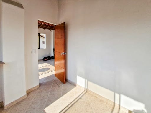 Casa de 4 alcobas en arriendo en Las Flores, Envigado, 60 m² · foto 3 de 8