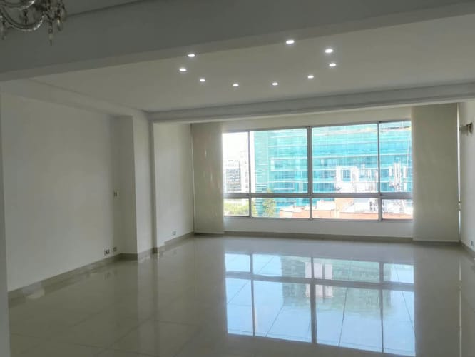 Apartamento de 3 alcobas en venta en El Poblado, Medellín, 180 m² · foto 2 de 19