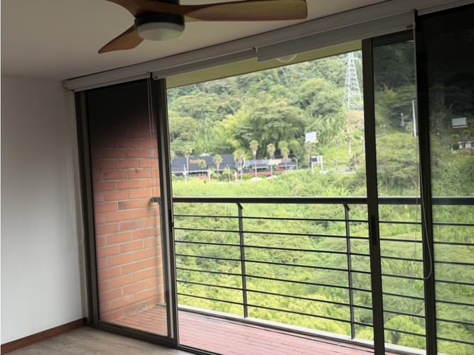 Apartamento de 2 alcobas en arriendo en Vía Las Palmas, Medellín, 138 m² · foto 16 de 24