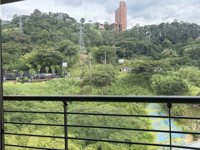 Apartamento de 2 alcobas en arriendo en Vía Las Palmas, Medellín, 138 m² · foto 18 de 24