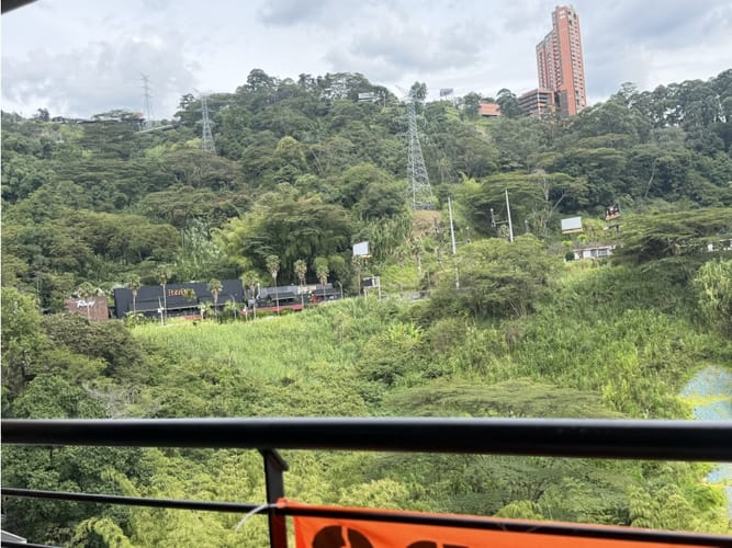 Apartamento de 2 alcobas en arriendo en Vía Las Palmas, Medellín, 138 m² · foto 19 de 24
