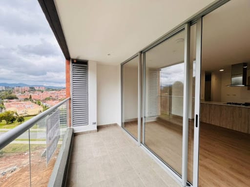 Apartamento de 2 alcobas en arriendo en El Porvenir, Rionegro, 74 m² · foto 2 de 15