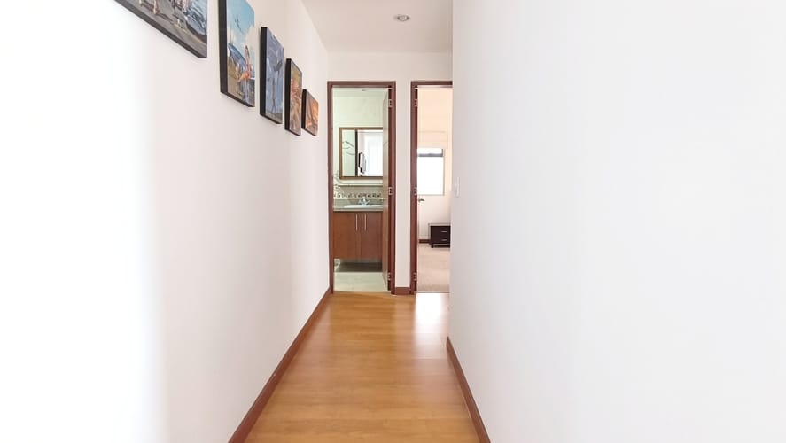 Apartamento de 2 alcobas en arriendo en Santa Barbara, Bogotá, 71 m² · foto 2 de 13