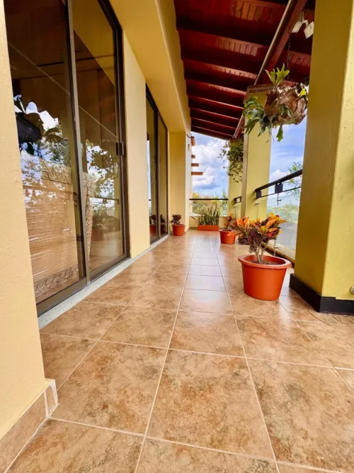 Casa de 3 alcobas en arriendo en El Poblado, Medellín, 160 m² · foto 14 de 15