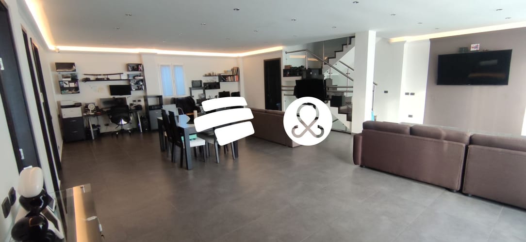 Casa de 5 alcobas en venta en Las Lomitas, Sabaneta, 700 m² · foto 2 de 24