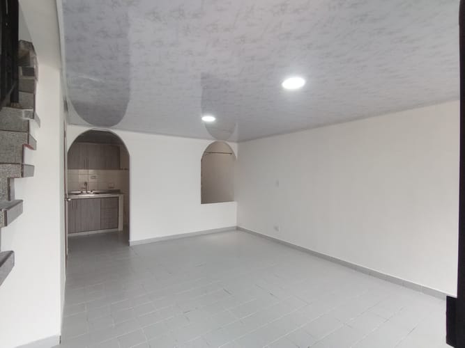Casa de 3 alcobas en arriendo en Villa Del Prado, Cali, 92 m² · foto 2 de 24