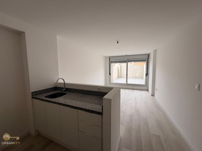 ALQUILER APARTAMENTO DE 1 DORMITORIO A ESTRENAR CON GRAN PATIO EXCLUSIVO EN CORDÓN · Foto 2
