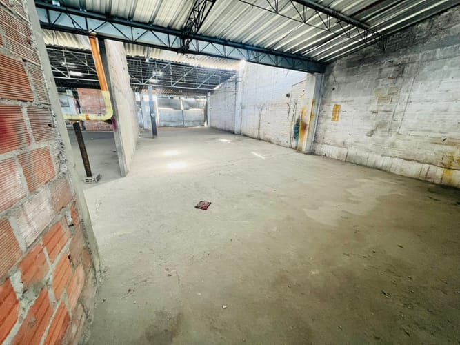 Local en arriendo en Siete De Agosto, Cali, 450 m² · foto 11 de 12