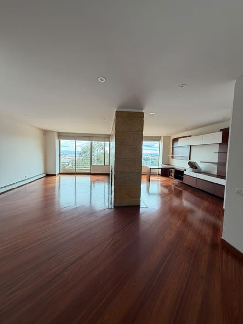 Apartamento de 3 alcobas en venta en Bosques Del Marques, Bogotá, 255 m² · foto 3 de 12