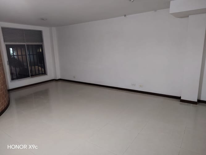 Apartamento de 3 alcobas en arriendo en Estadio, Medellín, 90 m² · foto 2 de 21