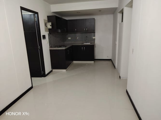 Apartamento de 3 alcobas en arriendo en Estadio, Medellín, 90 m² · foto 4 de 21