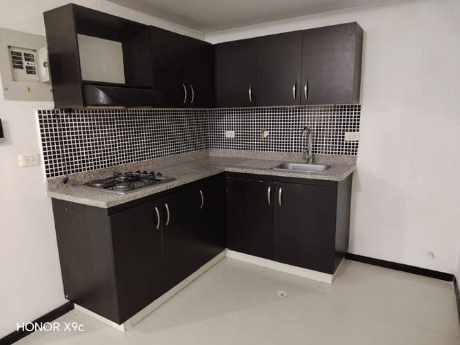 Apartamento de 3 alcobas en arriendo en Estadio, Medellín, 90 m² · foto 6 de 21