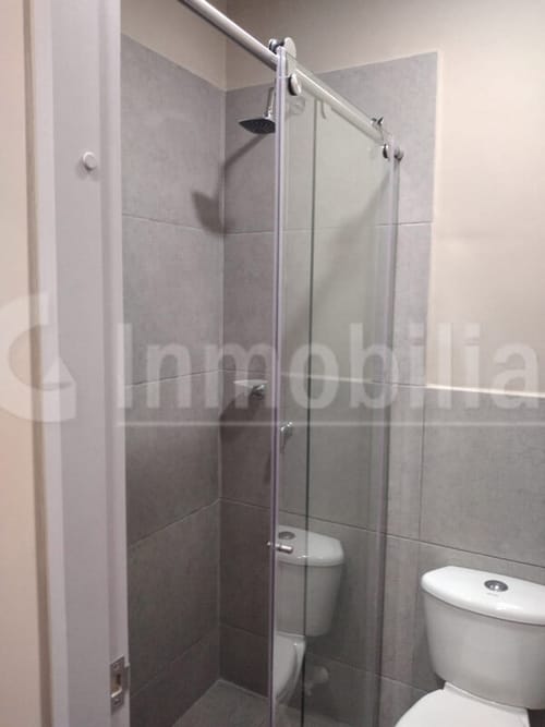 Local en arriendo en Puerto Madero, Girón, 28 m² · foto 6 de 12