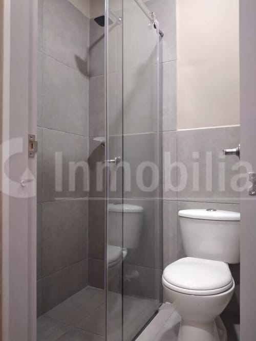 Local en arriendo en Puerto Madero, Girón, 28 m² · foto 7 de 12