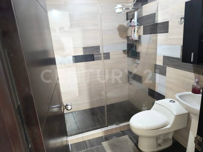 Casa de 8 alcobas en venta en Prados De Oriente, Cali, 230 m² · foto 7 de 24