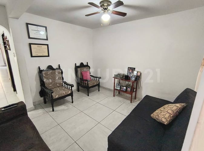 Casa de 8 alcobas en venta en Prados De Oriente, Cali, 230 m² · foto 10 de 24