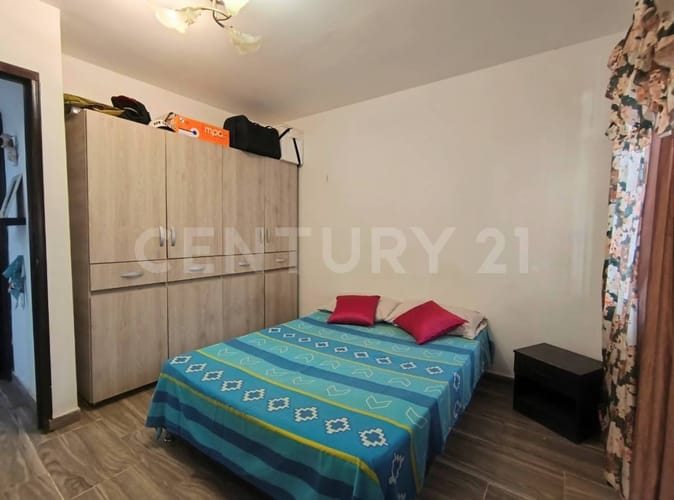 Casa de 8 alcobas en venta en Prados De Oriente, Cali, 230 m² · foto 11 de 24