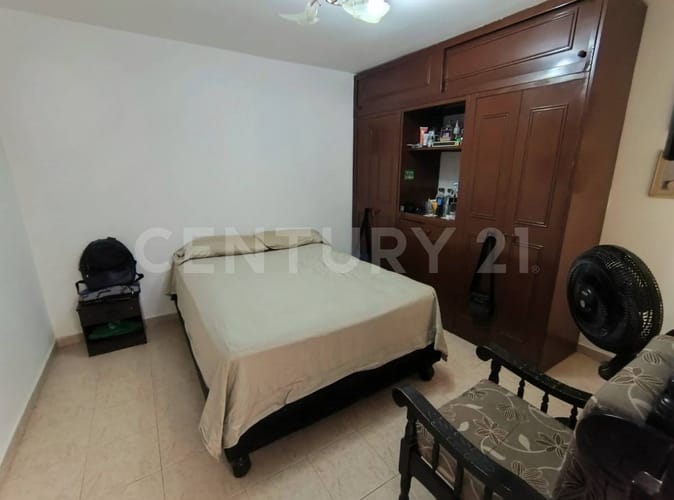Casa de 8 alcobas en venta en Prados De Oriente, Cali, 230 m² · foto 13 de 24