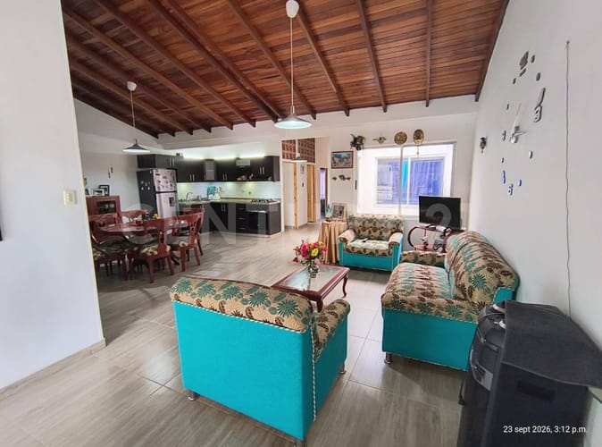 Casa de 8 alcobas en venta en Prados De Oriente, Cali, 230 m² · foto 17 de 24